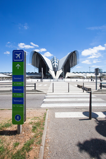 [P] Parking P4 Aéroport Lyon-Saint Exupéry