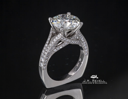Jewelry Store «Revell Jewelers», reviews and photos, 904 Middle Rd, Bettendorf, IA 52722, USA
