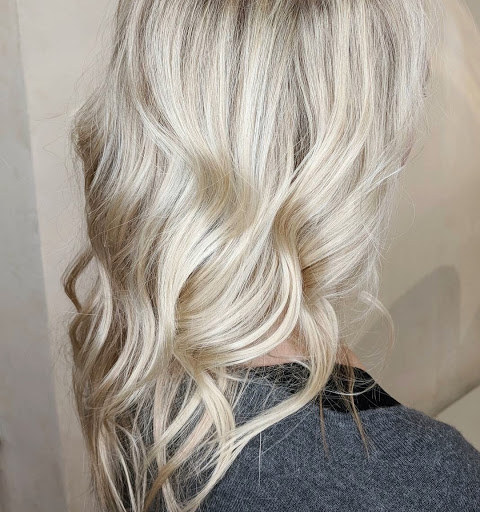 Hair Salon «Warren Tricomi Salon», reviews and photos, 1 E Putnam Ave, Greenwich, CT 06830, USA