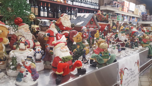 Book Store «Dog Eared Books», reviews and photos, 900 Valencia St, San Francisco, CA 94110, USA