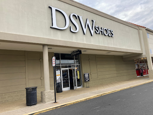 Shoe Store «DSW Designer Shoe Warehouse», reviews and photos, 8389 Leesburg Pike, Vienna, VA 22182, USA