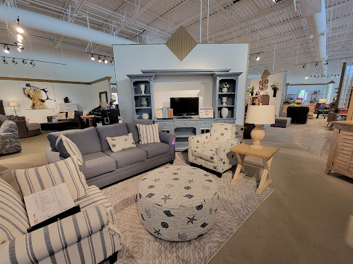 Furniture Store «Rooms To Go Furniture Store - Daytona Beach», reviews and photos, 2375 W International Speedway Blvd, Daytona Beach, FL 32114, USA