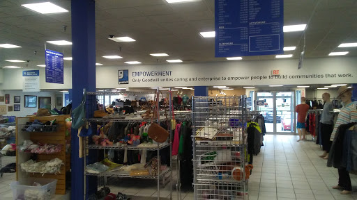 Thrift Store «Goodwill Industries Store & Donation Center», reviews and photos, 561 NJ-23, Pompton Plains, NJ 07444, USA