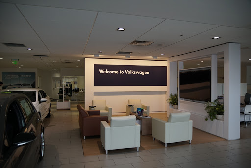Used Car Dealer «Volkswagen of Clarksville», reviews and photos, 406 E Lewis and Clark Pkwy, Clarksville, IN 47129, USA