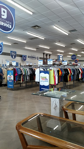 Thrift Store «Hayden & Raintree Goodwill Retail & Donation Center», reviews and photos, 8053 E Raintree Dr, Scottsdale, AZ 85260, USA