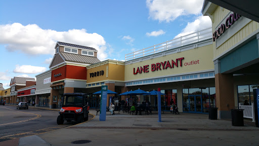 Outlet Mall «Tanger Outlet Riverhead», reviews and photos, 200 Tanger Mall Dr, Riverhead, NY 11901, USA