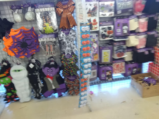 Dollar Store «Dollar Tree», reviews and photos, 4430 N Rancho Dr, Las Vegas, NV 89130, USA