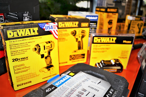 Pawn Shop «P&A Pawn And Gun», reviews and photos, 150 1st Ave E, Hendersonville, NC 28792, USA