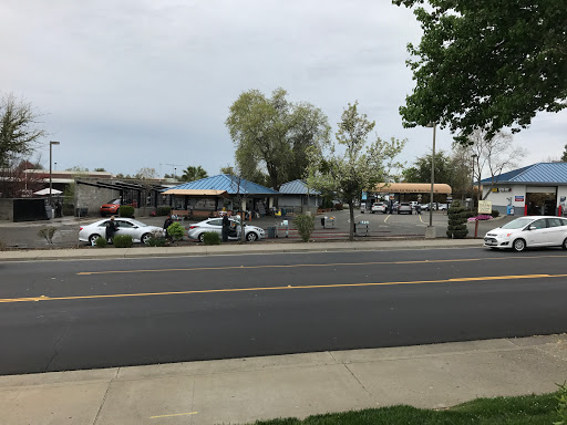 Folsom Glenn Car Wash & Auto Lube en Folsom