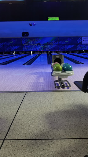 Bowling Alley «Brunswick Zone Niles Lanes», reviews and photos, 7333 N Milwaukee Ave, Niles, IL 60714, USA