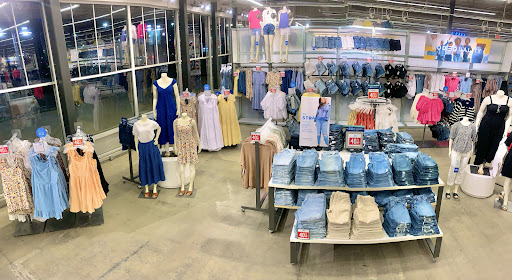 Clothing Store «Old Navy», reviews and photos, 90 Pleasant Valley St, Methuen, MA 01844, USA