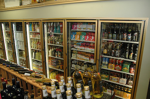 Liquor Store «Parkway Wine and Liquor», reviews and photos, 420 S Germantown Pkwy #101, Cordova, TN 38018, USA