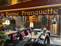 Atmosphère du Restaurant A La Bonne Franquette à Cauterets - n°4
