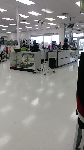Thrift Store «Goodwill Retail Store of Chesterfield – Forum Center», reviews and photos, 11 Forum Shopping Center, Chesterfield, MO 63017, USA