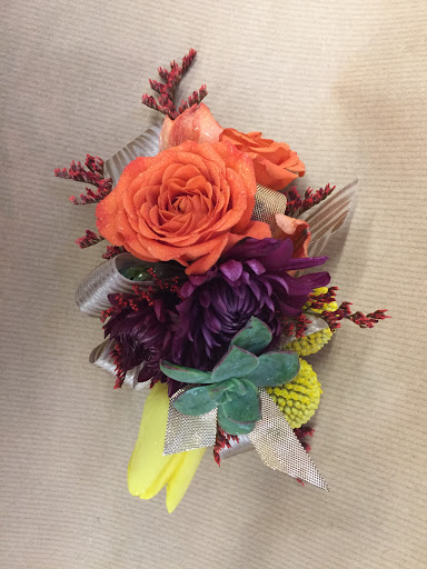 Florist «Bates Flowers by DZyne», reviews and photos, 813 4th Ave, Grinnell, IA 50112, USA