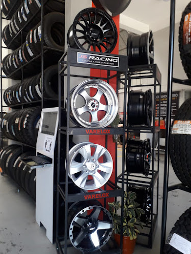 JS Racing YOKOHAMA - Huancayo - Tienda de neumáticos