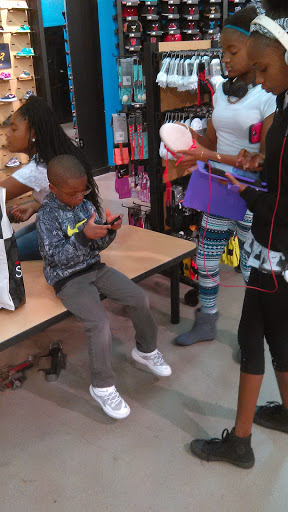 Shoe Store «Footaction», reviews and photos, 1014 Willowbrook Dr, Houston, TX 77070, USA