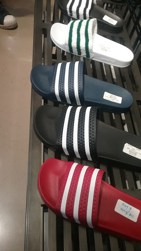 Shoe Store «Adidas Originals», reviews and photos, 8009 Melrose Ave, Los Angeles, CA 90046, USA