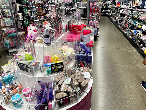Variety Store «Five Below», reviews and photos, 13401 Shelbyville Rd, Louisville, KY 40243, USA