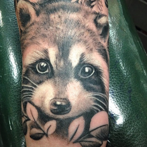 Tattoo Shop «The Tattoo Room», reviews and photos, 2315 Kuehner Dr #111, Simi Valley, CA 93063, USA