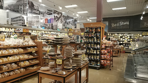 Grocery Store «Super Foodtown of Bedford Stuyvesant», reviews and photos, 1420 Fulton St, Brooklyn, NY 11216, USA