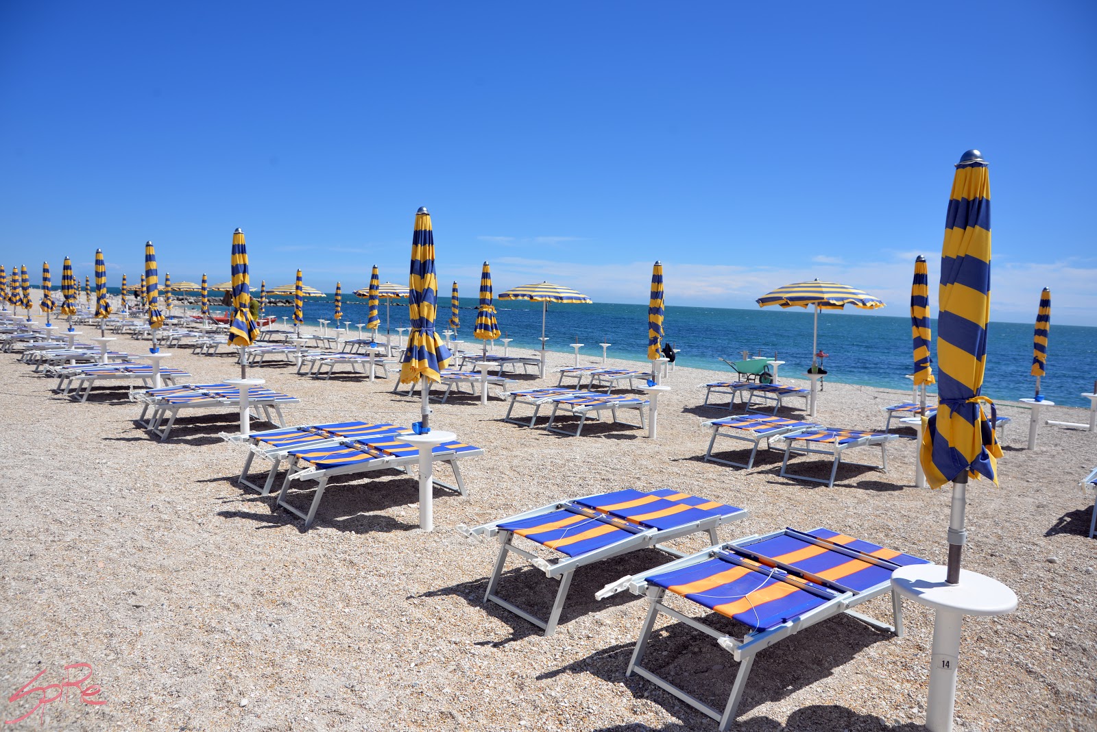 Spiaggia di Numana Alta photo #24