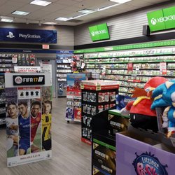 GameStop, 1675 Sunrise Hwy, Bay Shore, NY 11706, USA, 