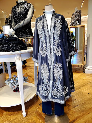 Shopping Mall «Village Of Rochester Hills», reviews and photos, 104 Adams Rd, Rochester, MI 48309, USA