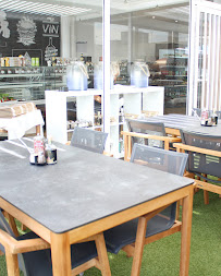 Atmosphère du Bistro Verde - Café Restaurant & Traiteur Golfe Juan à Vallauris - n°8