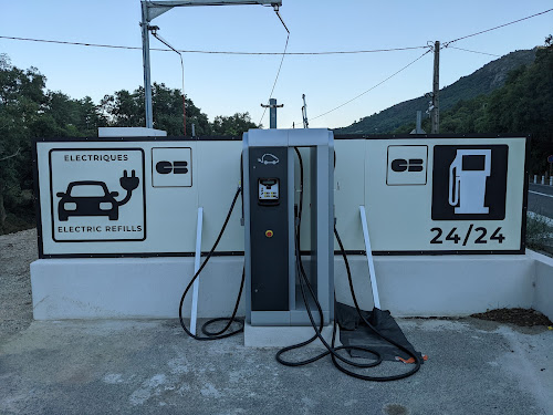 Borne de recharge de véhicules électriques Station de recharge pour véhicules électriques La Garde-Freinet