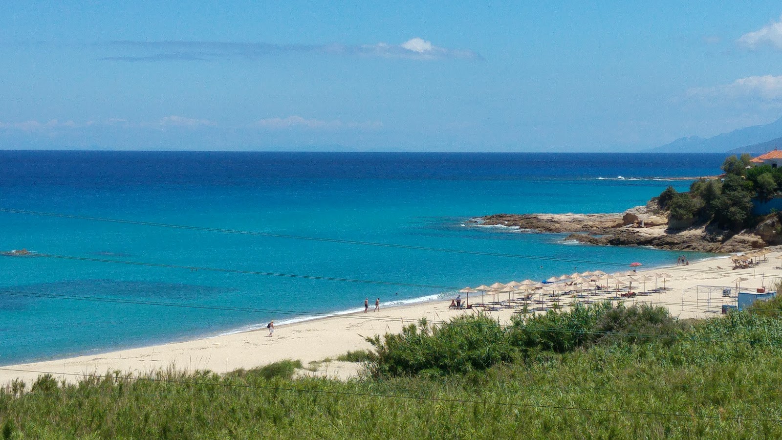 Photo de Paralia Armenistis avec un niveau de propreté de assez propre