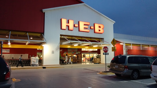 H-E-B Lauro Villar