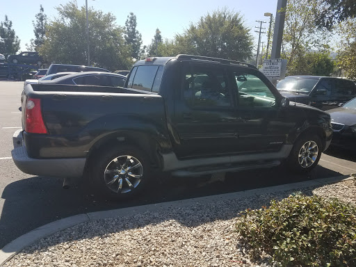 Truck dealer Burbank