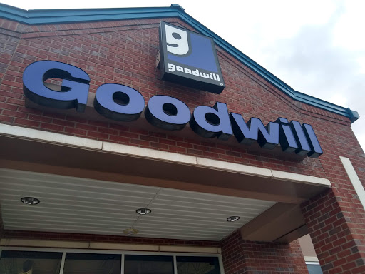 Clothing Store «Goodwill», reviews and photos, 9419-9421 Shelbyville Rd, Louisville, KY 40223, USA