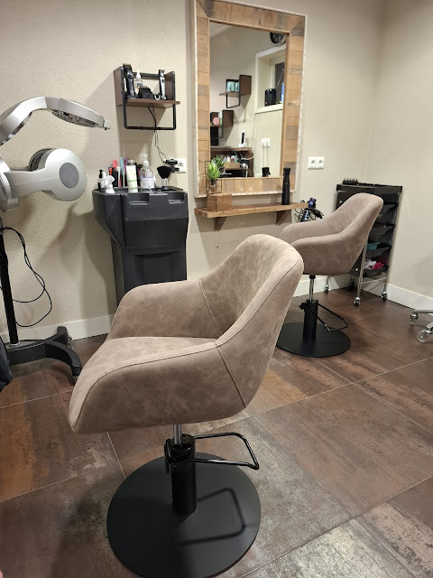 Michaela's Hair@Home