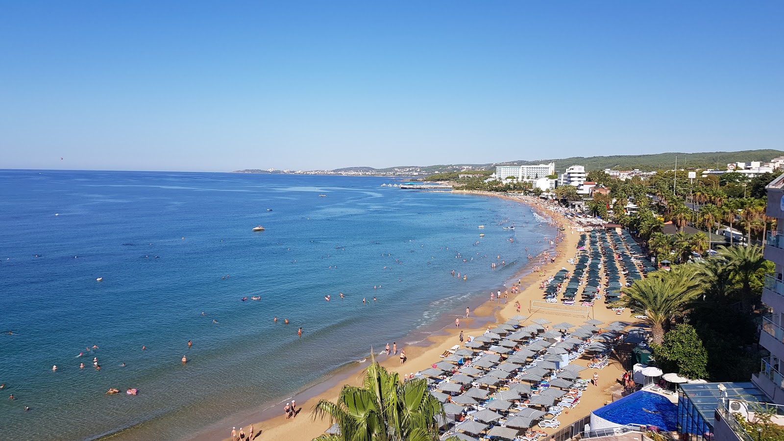 Zdjęcie Plaża Avsallar III z powierzchnią drobny brązowy piasek