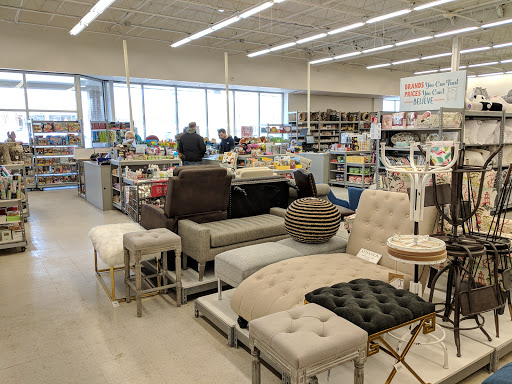 Home Goods Store «Tuesday Morning», reviews and photos, 23314 Farmington Rd, Farmington, MI 48336, USA
