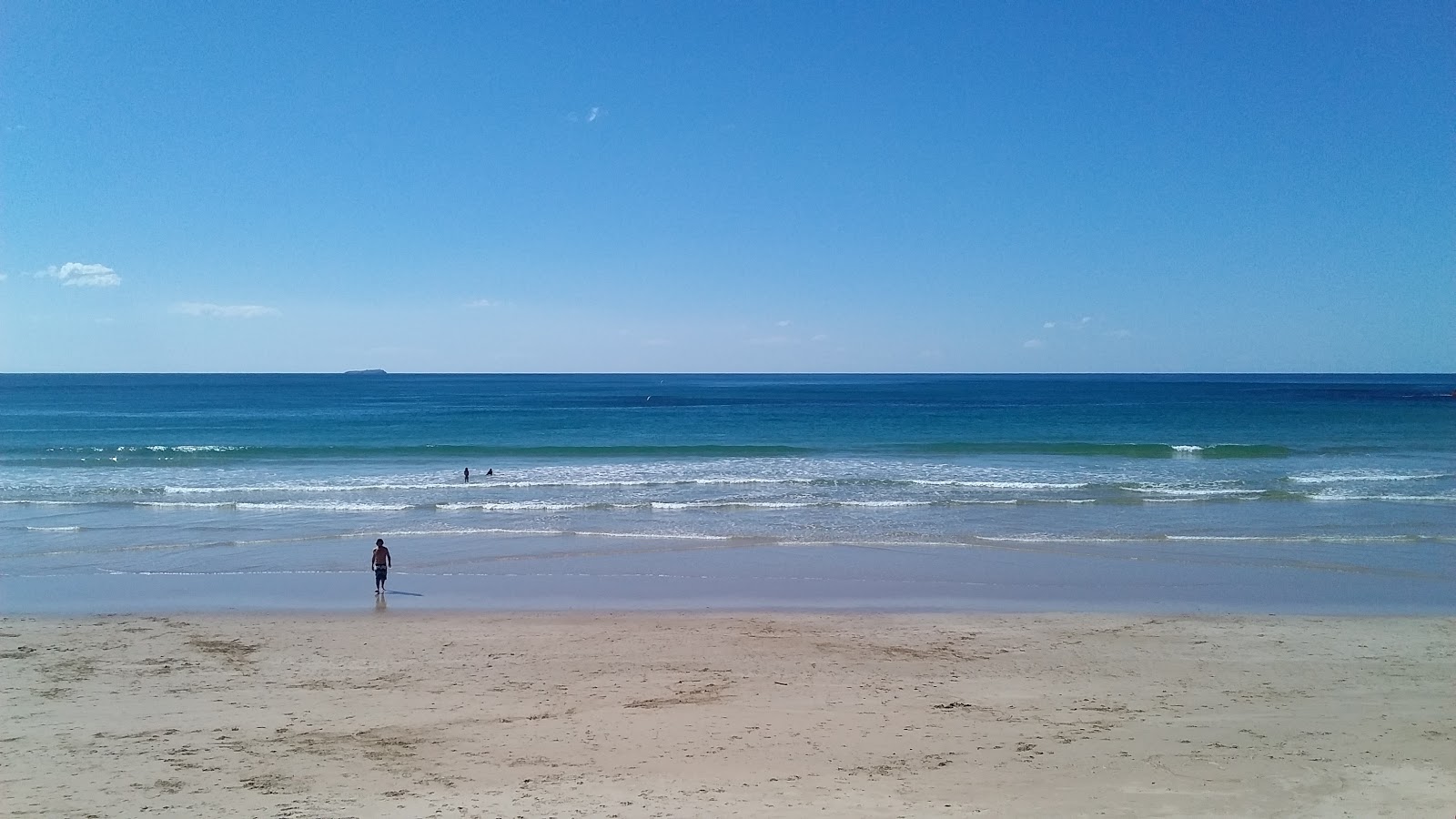 Foto van North Wall Beach met hoog niveau van netheid