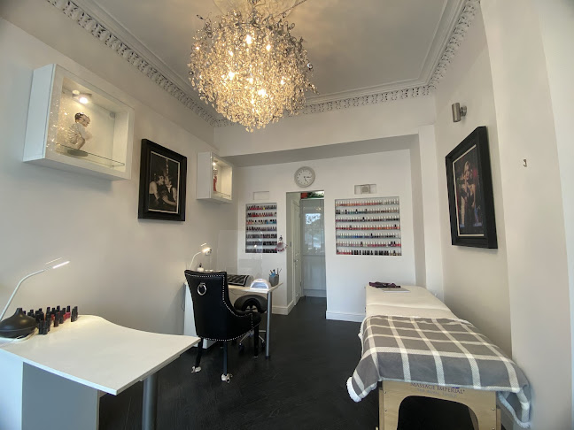 Reviews of Glam nail bar in Edinburgh - Beauty salon