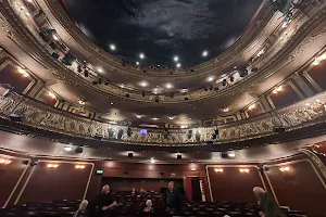 Apollo Theatre image