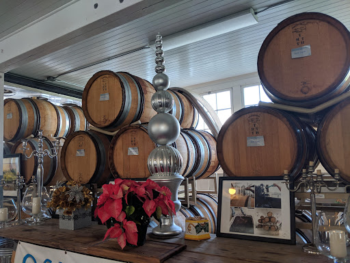 Restaurant «Oswego Hills Vineyard», reviews and photos, 450 Rosemont Rd, West Linn, OR 97068, USA