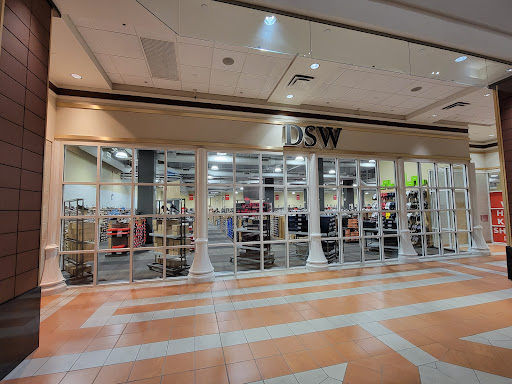 Shoe Store «DSW Designer Shoe Warehouse», reviews and photos, 139 Flatbush Ave, Brooklyn, NY 11217, USA