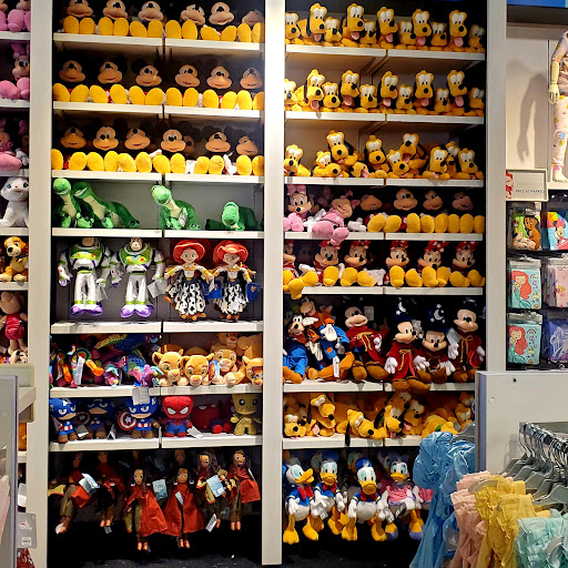 Toy Store «Disney Store», reviews and photos, 400 Premium Outlets Dr, Monroe, OH 45050, USA