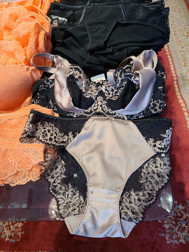 Lingerie Store «Flirt Boutique», reviews and photos, 177 Snelling Ave N, St Paul, MN 55104, USA