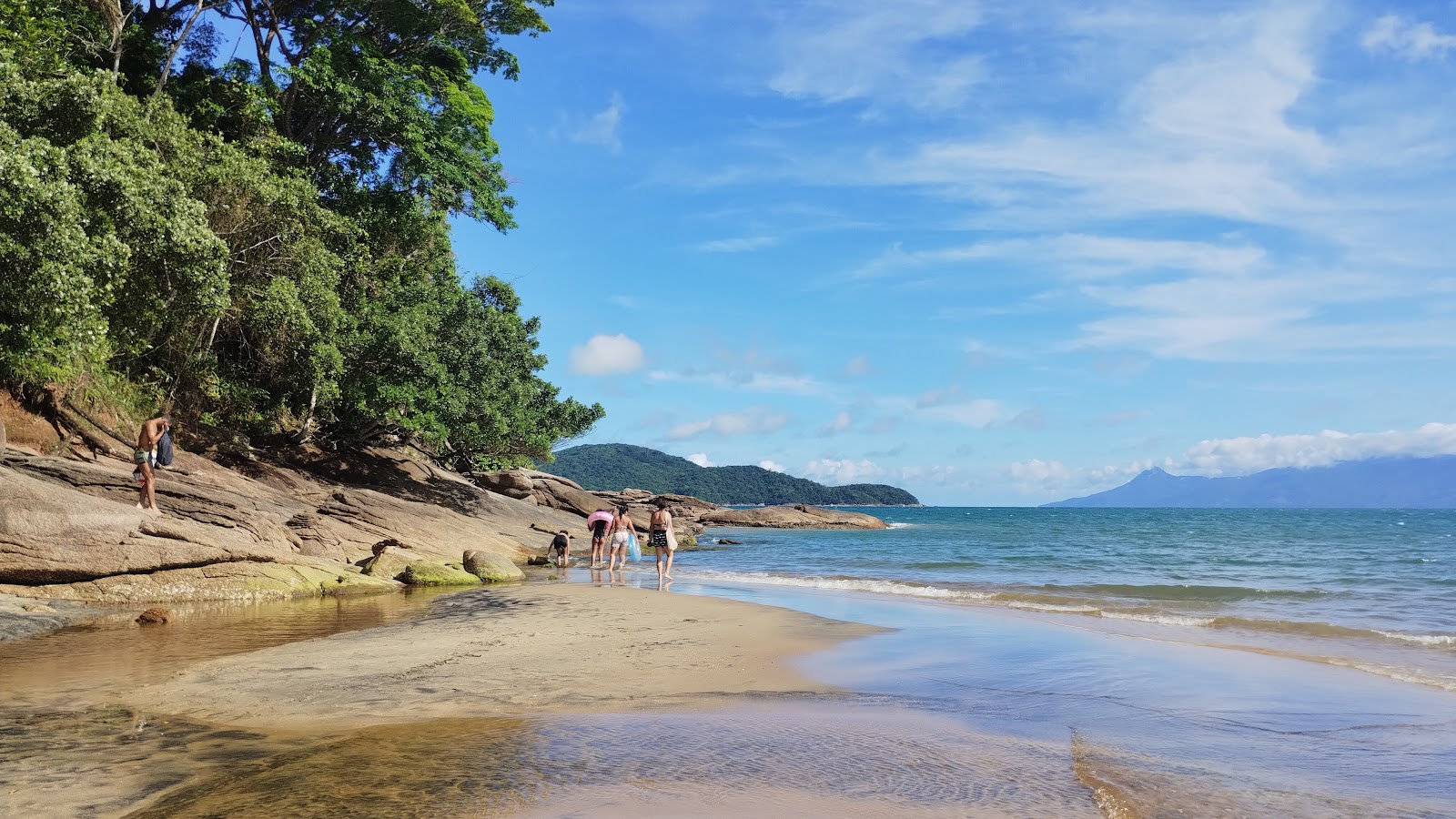 Praia ilha da Cocanha'in fotoğrafı düz bir kıyı şeridi ile birlikte