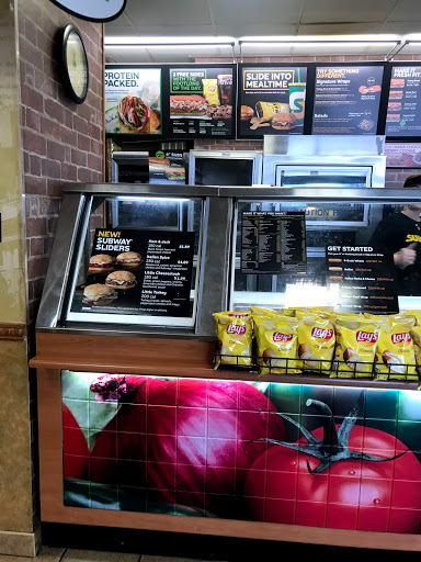 Restaurant «SUBWAY®Restaurants», reviews and photos, 130 N Fairfield Rd #100, Layton, UT 84041, USA