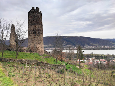 Tour blanche d'Arras-sur-Rhône à Arras-sur-Rhône