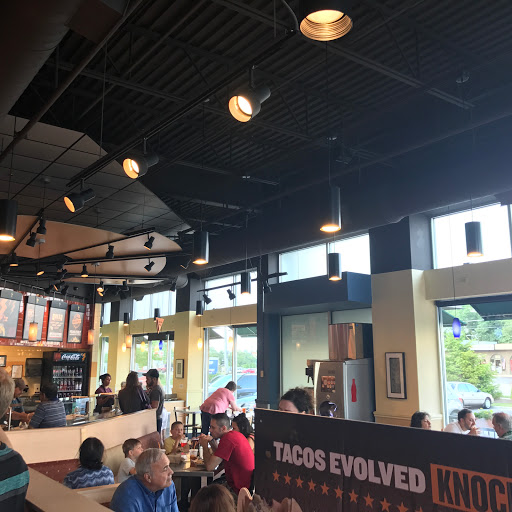 Mexican Restaurant «QDOBA Mexican Eats», reviews and photos, 2202 Main St, Carol Stream, IL 60188, USA