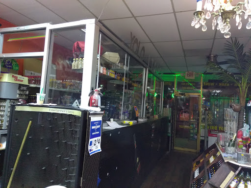 Liquor Store «Yolo Liquor Store», reviews and photos, 6101 Glenmont Dr, Houston, TX 77081, USA
