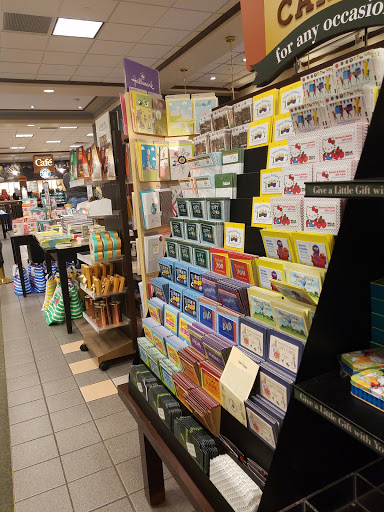 Book Store «Barnes & Noble», reviews and photos, 624 S Green River Rd, Evansville, IN 47715, USA